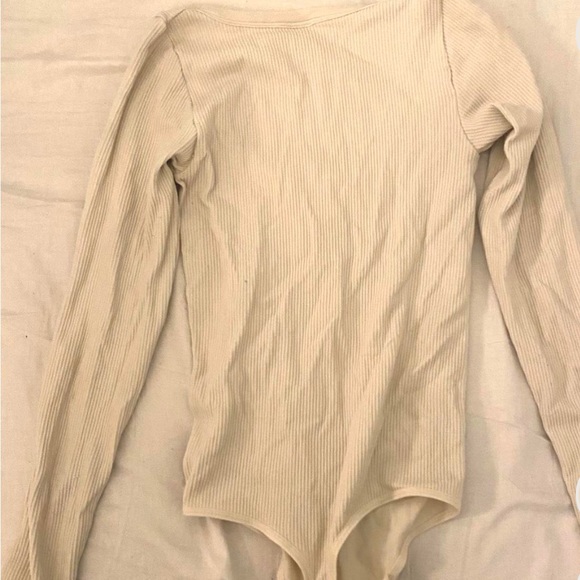SinchSeamless™ Scoopneck rubbed Longsleeve Bodysuit from Aritzia size small - Picture 5 of 6
